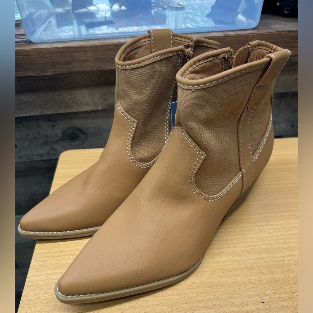 NWT UNIVERSAL THREAD Women’s Kay Ankle Boots (Multiple sizes) - Picture 5 of 6